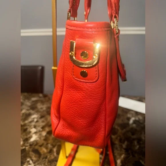 Tory Burch Amanda Classic Hobo – Red Pebbled Leather - Picture 9 of 16